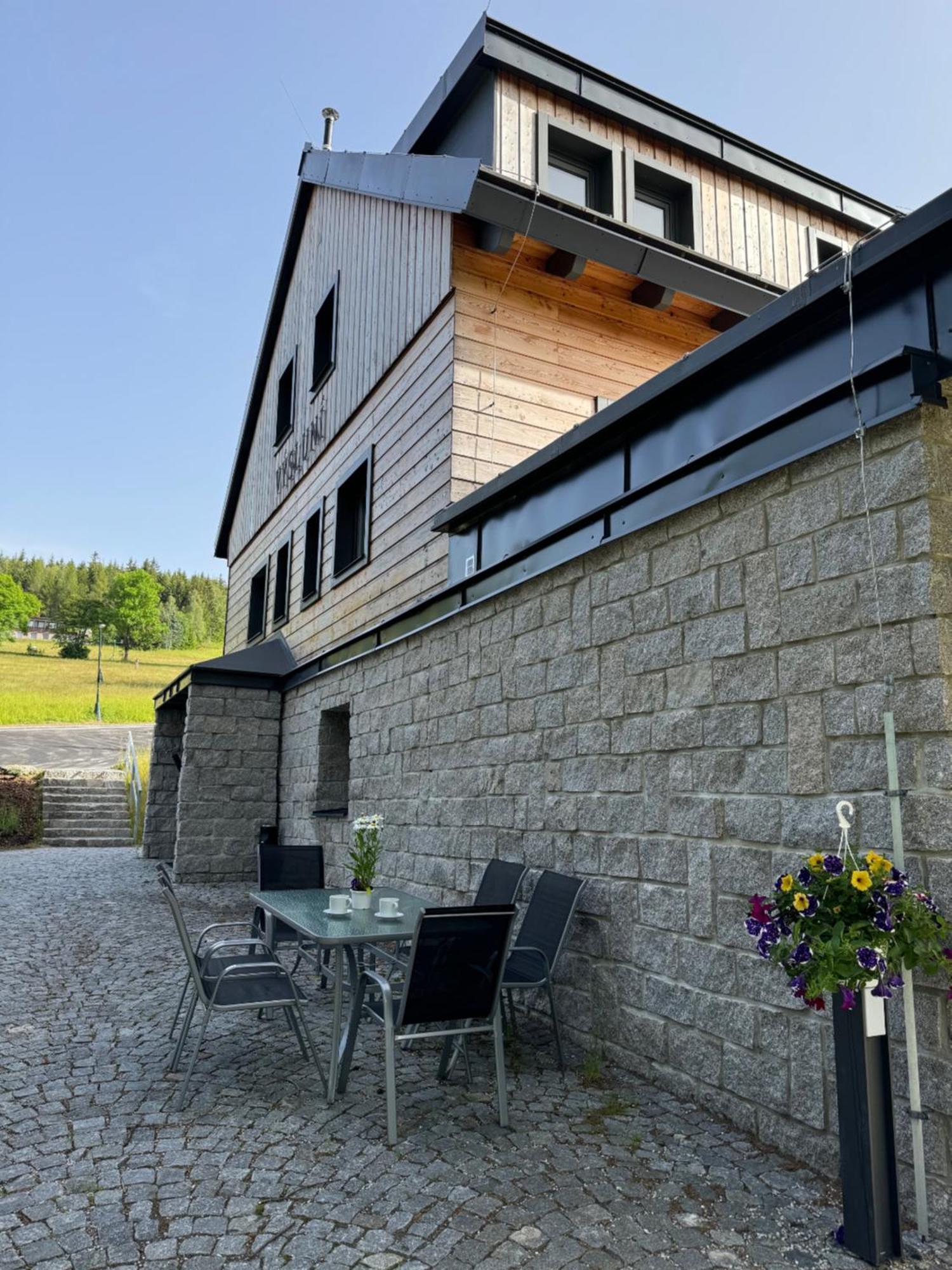 Apartmany Vysluni Špindlerŭv Mlýn Luaran gambar